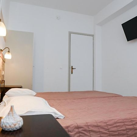 Narkissos Hotel Kamari  Bagian luar foto